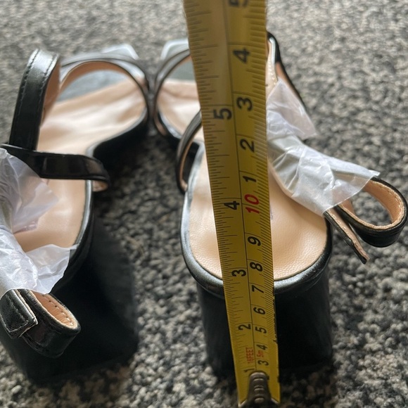NEW -Black Strappy Sandals - Picture 8 of 12